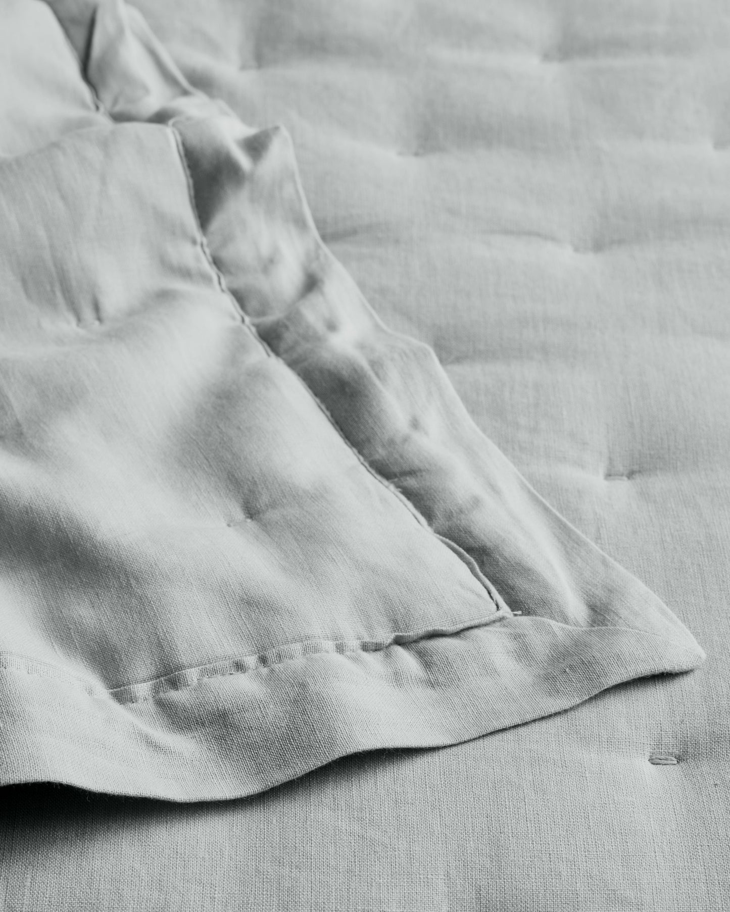 European Linen Dream Quilt Set